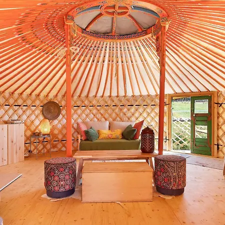 Jurte Falken Nest Camping *