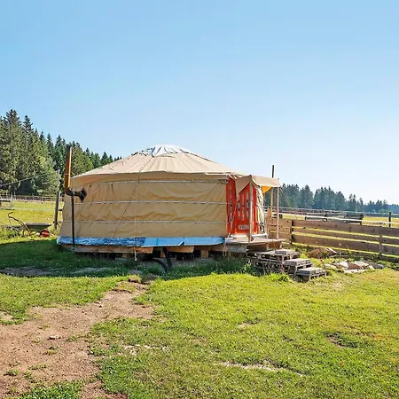 Camping Jurte Falken Nest *